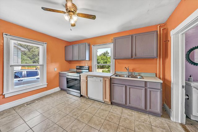762 Arbutus AVE SE, Roanoke, VA 24014