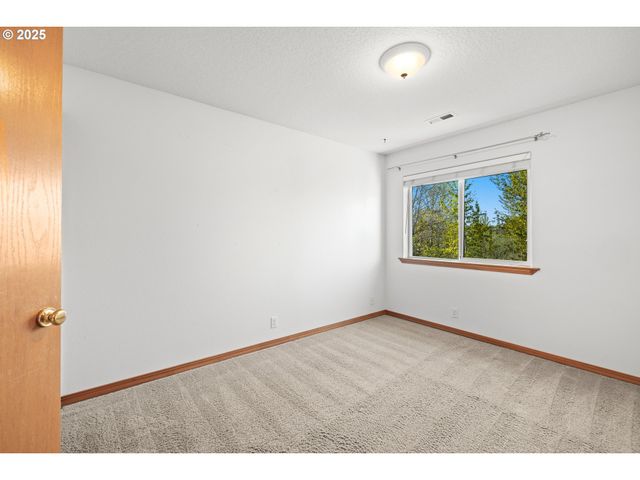 2204 11TH Ave, Forest Grove, OR 97116