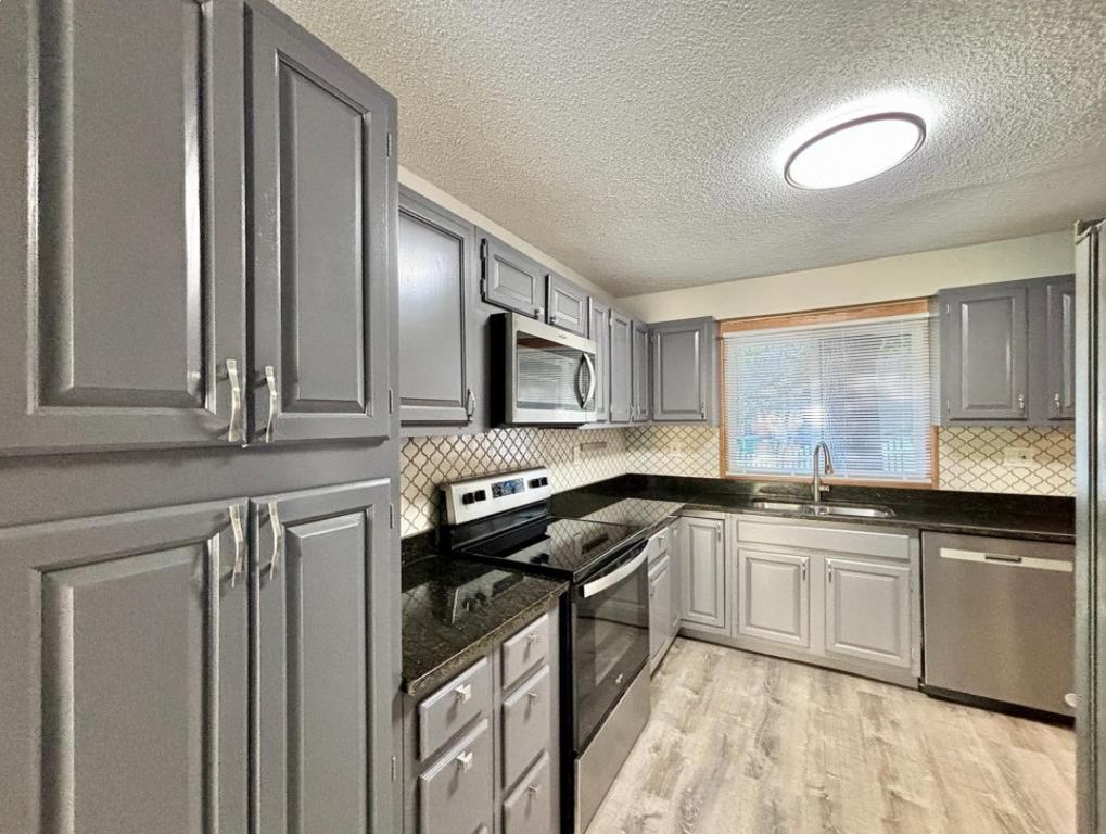 1414 W Danube Road, Fridley, MN 55432 — photo 5