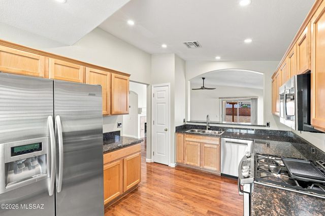 8987 N Mexican Sage Place, Tucson, AZ 85742