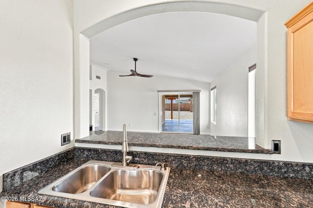 8987 N Mexican Sage Place, Tucson, AZ 85742
