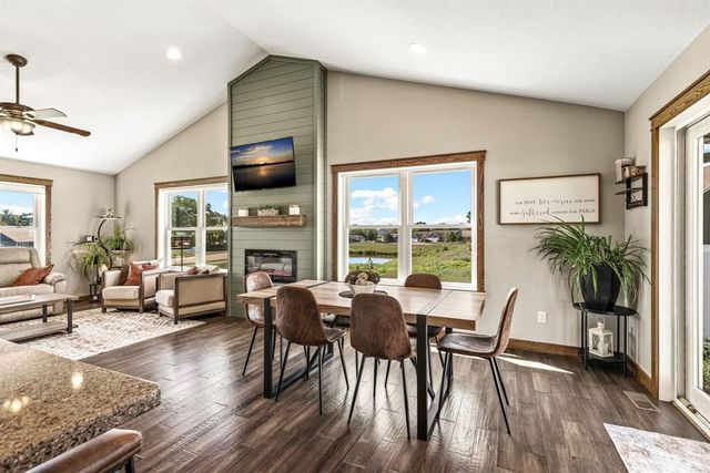 6364 Aspen Ridge Drive, Eau Claire, WI 54703