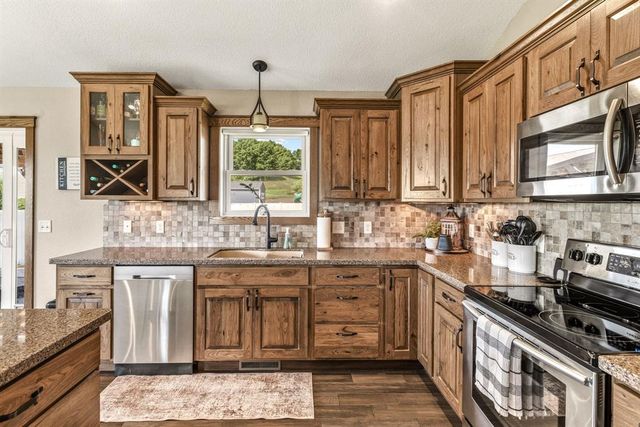6364 Aspen Ridge Drive, Eau Claire, WI 54703