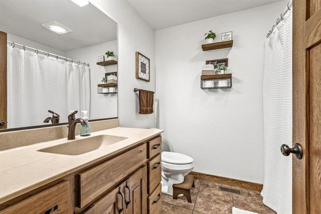 6364 Aspen Ridge Drive, Eau Claire, WI 54703