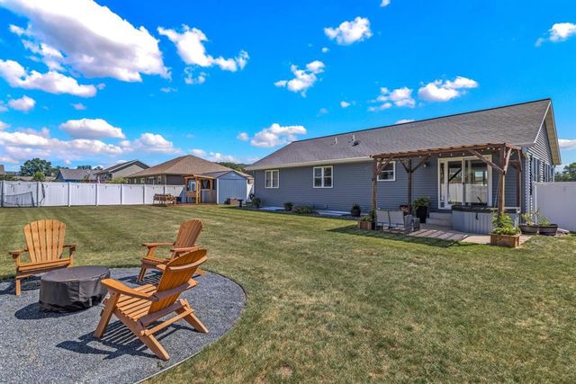 6364 Aspen Ridge Drive, Eau Claire, WI 54703