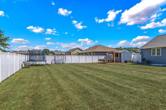 6364 Aspen Ridge Drive, Eau Claire, WI 54703