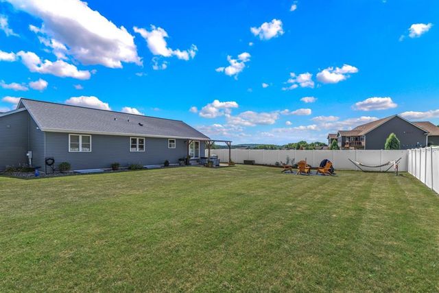 6364 Aspen Ridge Drive, Eau Claire, WI 54703