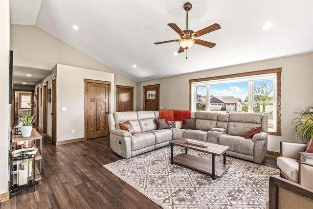 6364 Aspen Ridge Drive, Eau Claire, WI 54703