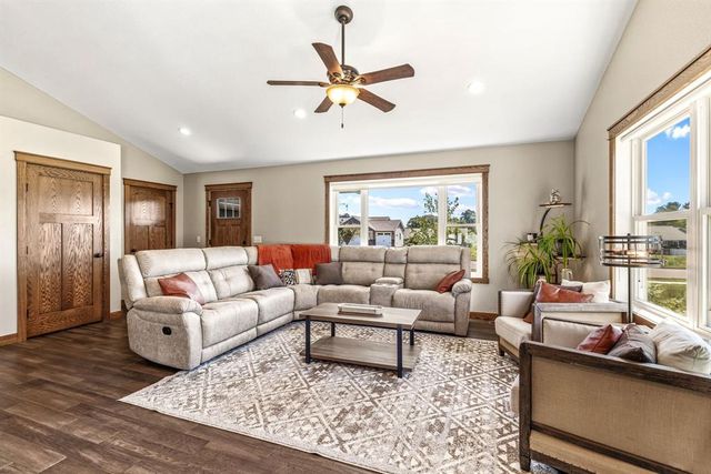 6364 Aspen Ridge Drive, Eau Claire, WI 54703