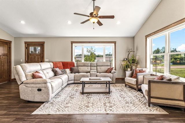 6364 Aspen Ridge Drive, Eau Claire, WI 54703