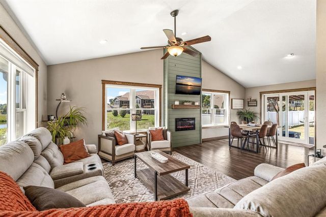 6364 Aspen Ridge Drive, Eau Claire, WI 54703
