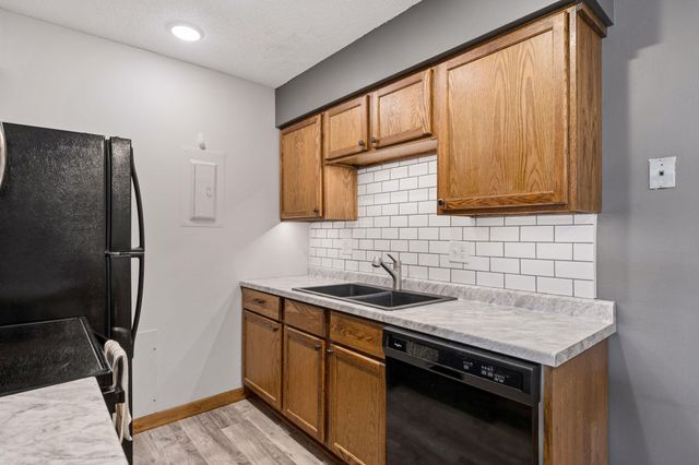 2730 Dale Street N D311, Roseville, MN 55113