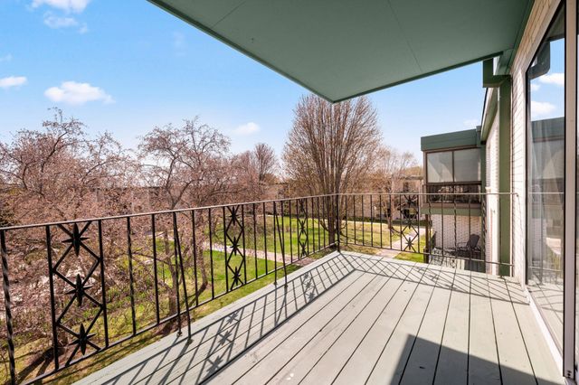 2730 Dale Street N D311, Roseville, MN 55113