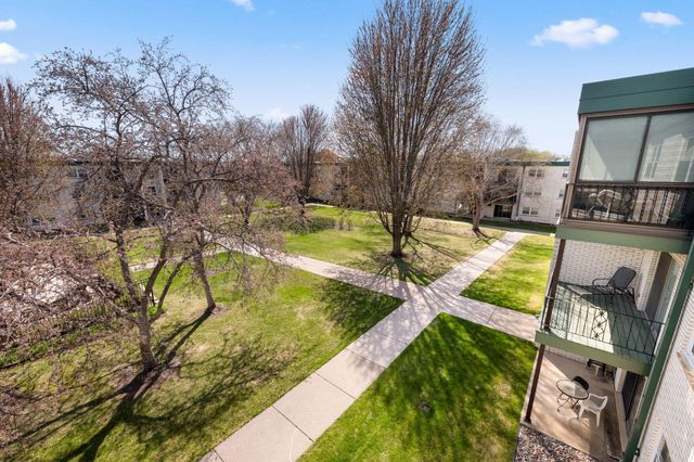 2730 Dale Street N D311, Roseville, MN 55113
