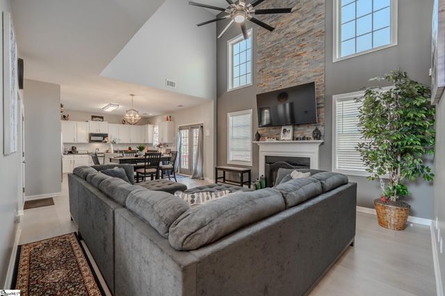 4 Ashwyn Court, Simpsonville, SC 29680