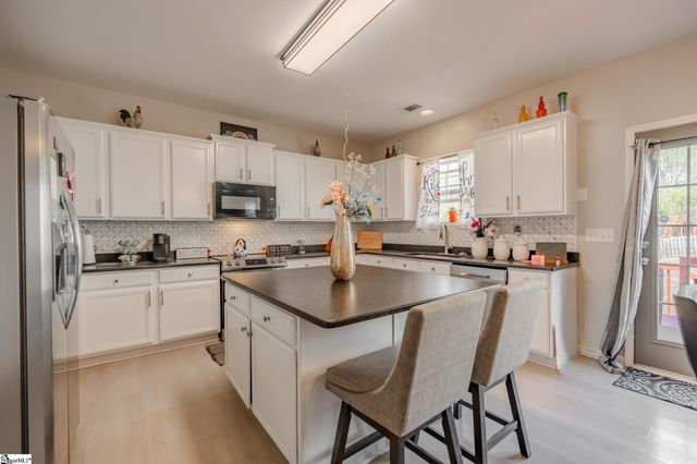 4 Ashwyn Court, Simpsonville, SC 29680