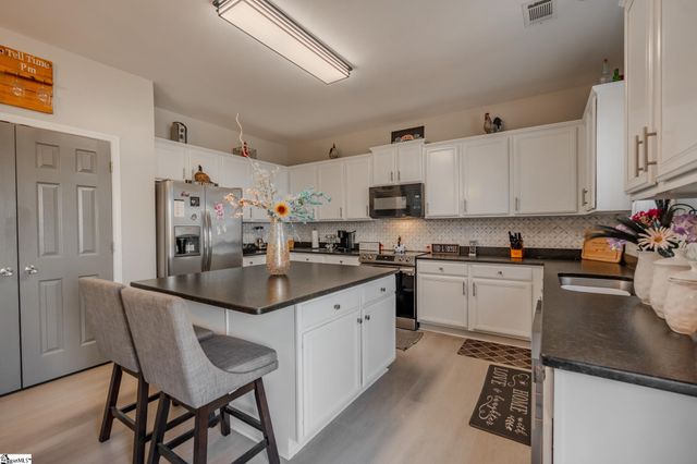 4 Ashwyn Court, Simpsonville, SC 29680