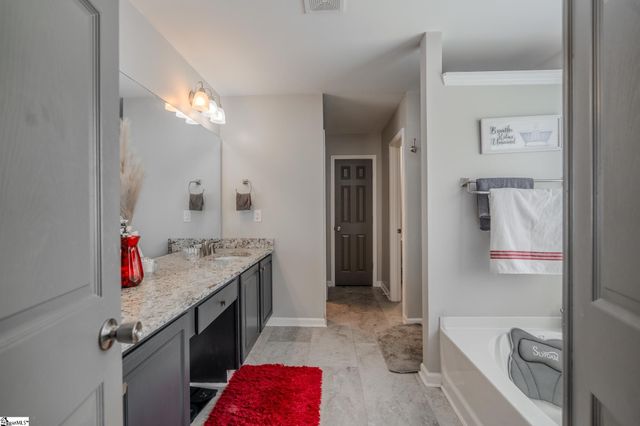 4 Ashwyn Court, Simpsonville, SC 29680