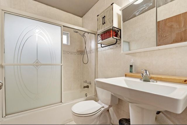 401 Tyler Avenue, Hobart, IN 46342