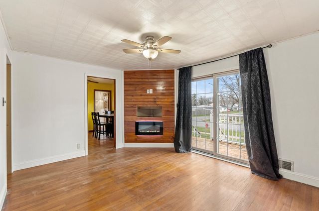 401 Tyler Avenue, Hobart, IN 46342