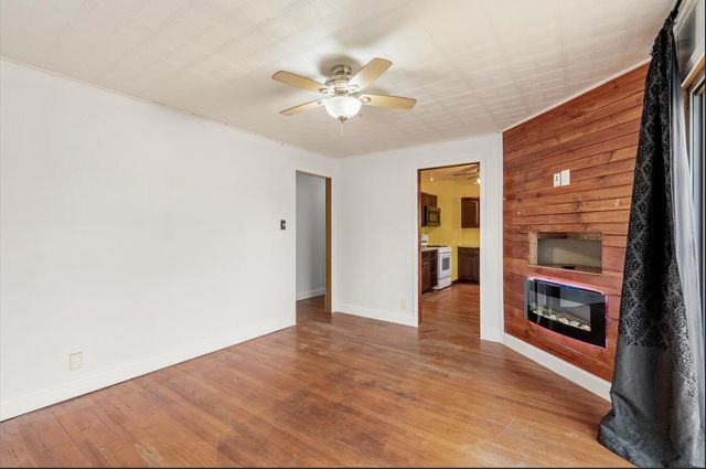 401 Tyler Avenue, Hobart, IN 46342