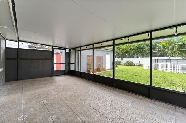 4008 W SWANN AVENUE, Tampa, FL 33609