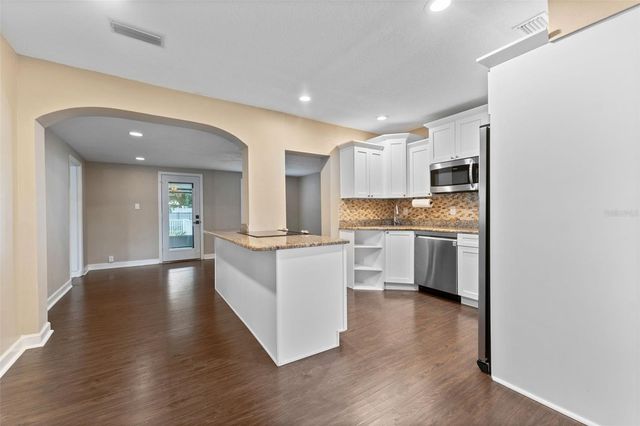 4008 W SWANN AVENUE, Tampa, FL 33609