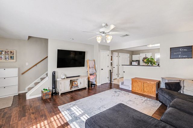 2039 George Buchanan Dr, La Vergne, TN 37086