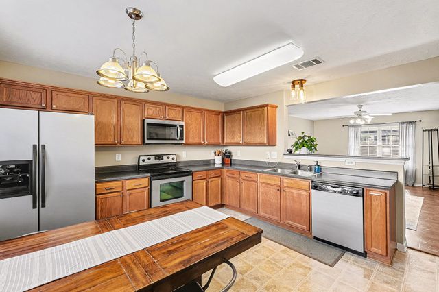 2039 George Buchanan Dr, La Vergne, TN 37086