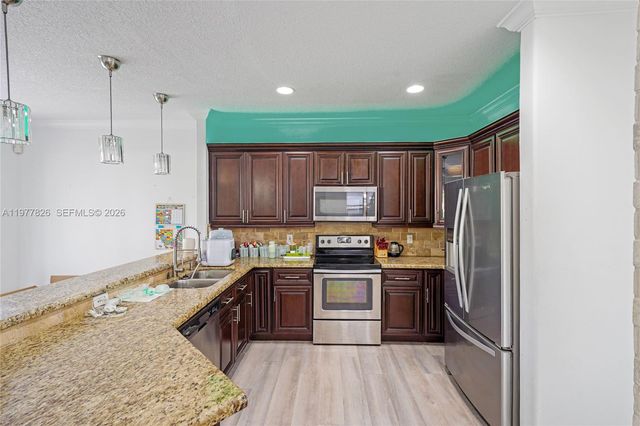 1410 SW 106th Ter, Davie, FL 33324