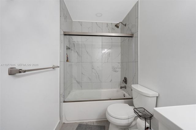 1410 SW 106th Ter, Davie, FL 33324