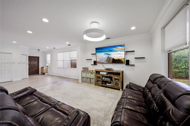 1410 SW 106th Ter, Davie, FL 33324