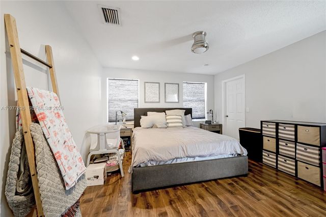 1410 SW 106th Ter, Davie, FL 33324