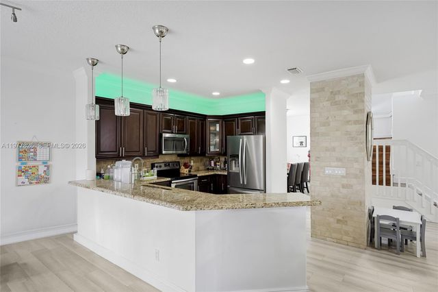 1410 SW 106th Ter, Davie, FL 33324