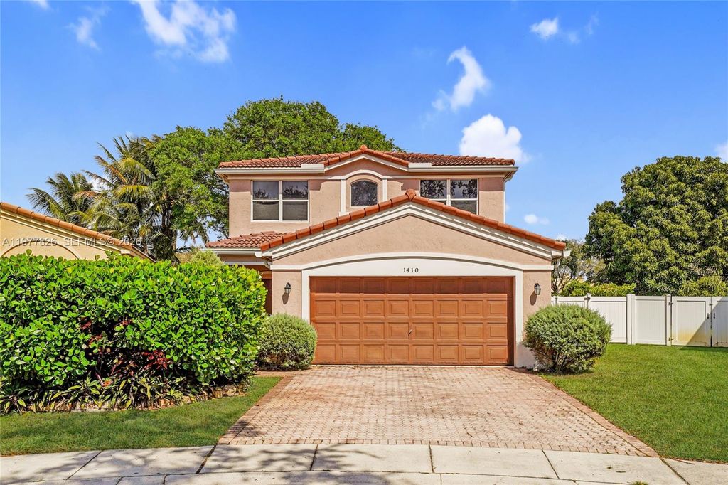 1410 SW 106th Ter, Davie, FL 33324