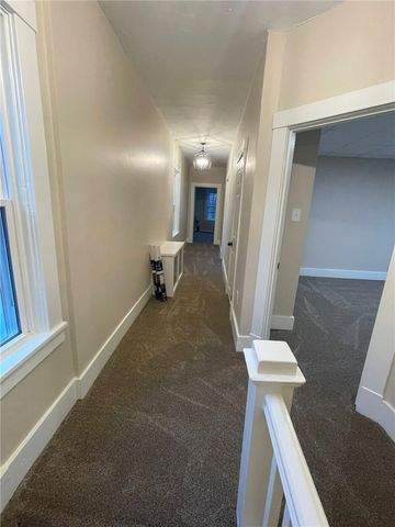 863 5th Ave Fl 2, Coraopolis, PA 15108