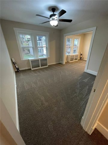 863 5th Ave Fl 2, Coraopolis, PA 15108