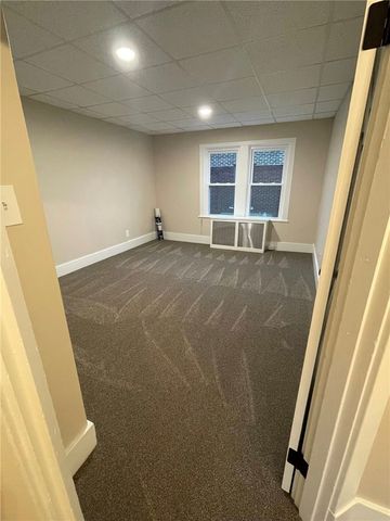 863 5th Ave Fl 2, Coraopolis, PA 15108