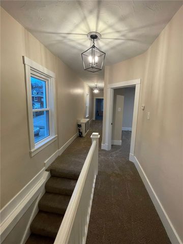 863 5th Ave Fl 2, Coraopolis, PA 15108