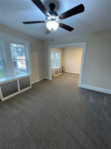 863 5th Ave Fl 2, Coraopolis, PA 15108