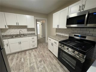 863 5th Ave Fl 2, Coraopolis, PA 15108