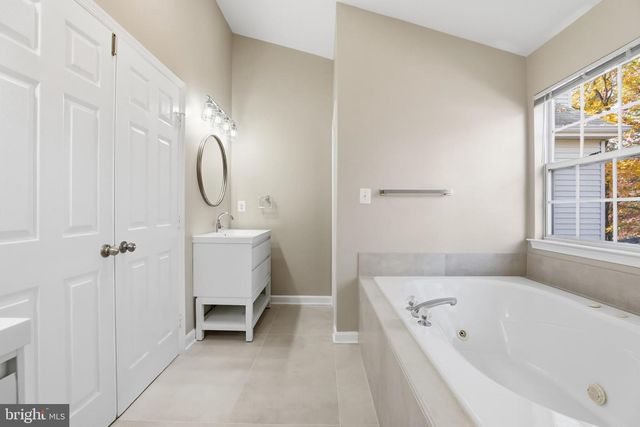 5704 LYNGATE CT, Lanham, MD 20706