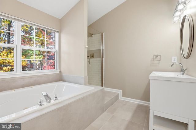 5704 LYNGATE CT, Lanham, MD 20706