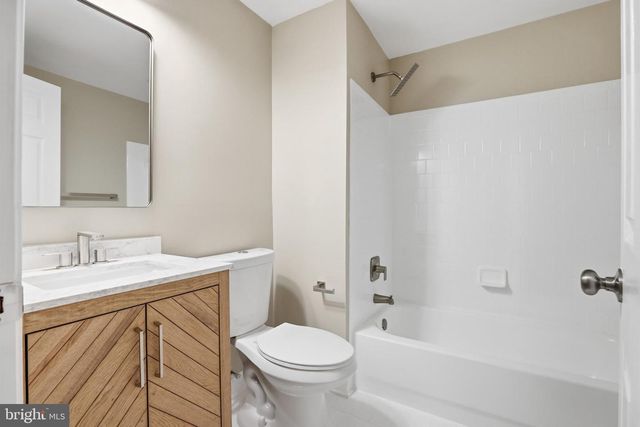 5704 LYNGATE CT, Lanham, MD 20706