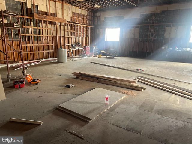 201 BROADWAY, Westville, NJ 08093