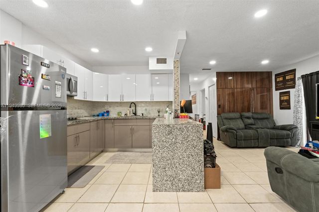 475 NW 210th St 201, Miami Gardens, FL 33169