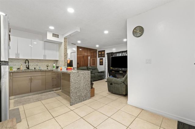 475 NW 210th St 201, Miami Gardens, FL 33169