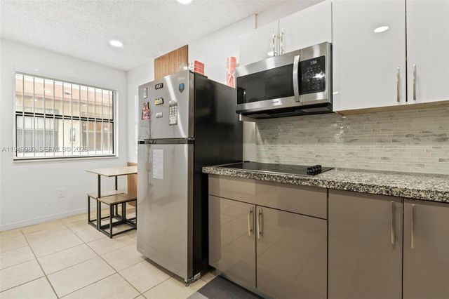 475 NW 210th St 201, Miami Gardens, FL 33169