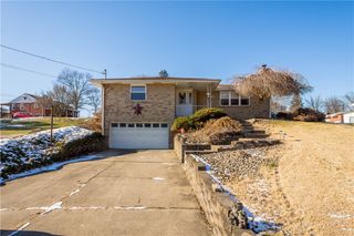 2515 Beverly Dr, Canton Twp, PA 15301