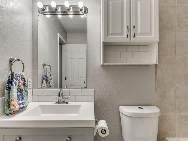 2101 NE 11th Street, Moore, OK 73160